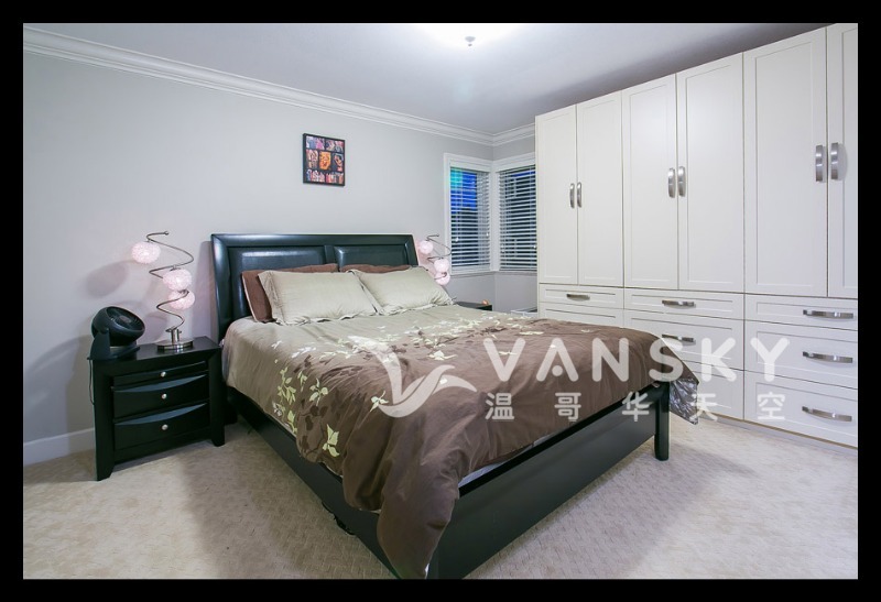 251102174212_Bedroom 2.jpg